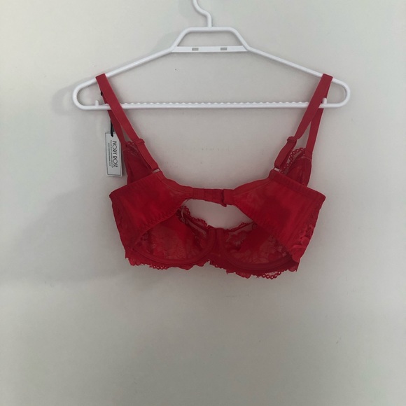 Unlined Red Lacey Bra (30G) - Picture 2 of 4